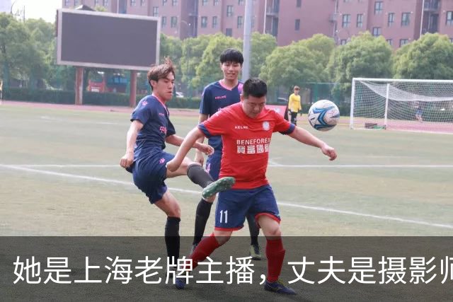 她是上海老牌主播，丈夫是摄影师，退休2年当博主，比之前还要忙